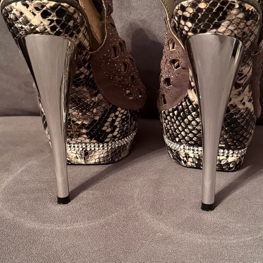 Italina shoes Stylish Women's Platform Heels - Black and Tan size 6.5 - Picture 7 of 16